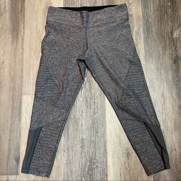 Pink Victoria’s Secret Ultimate Capris - Picture 1 of 9